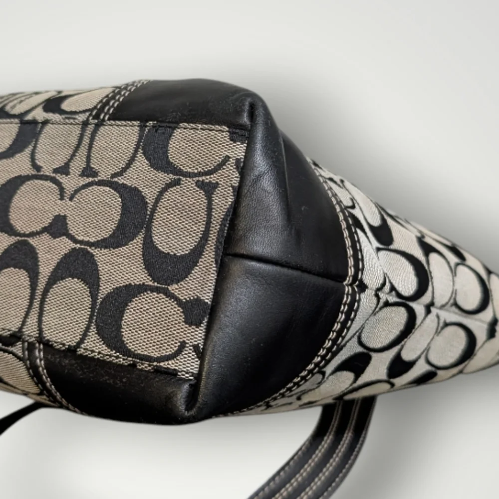 Coach Hampton Signature Tote - Picture 15 of 16